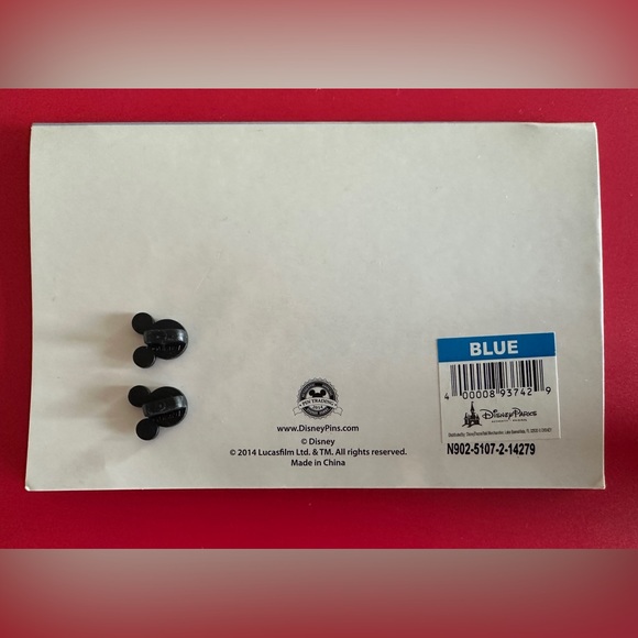 Disney Parks "Silent Knight, Jedi Knight" Christmas Yoda Trading Pin - Picture 3 of 4